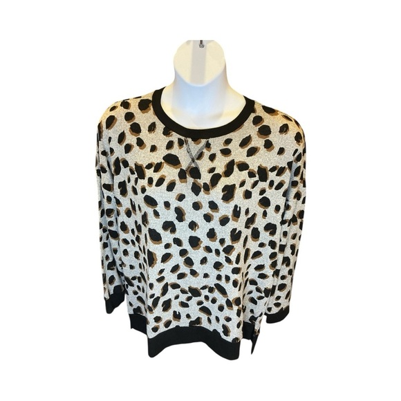 Chic Leopard Print Crew Neck Pullover Medium Loose fit Comfort Oh So Soft! - Picture 3 of 8